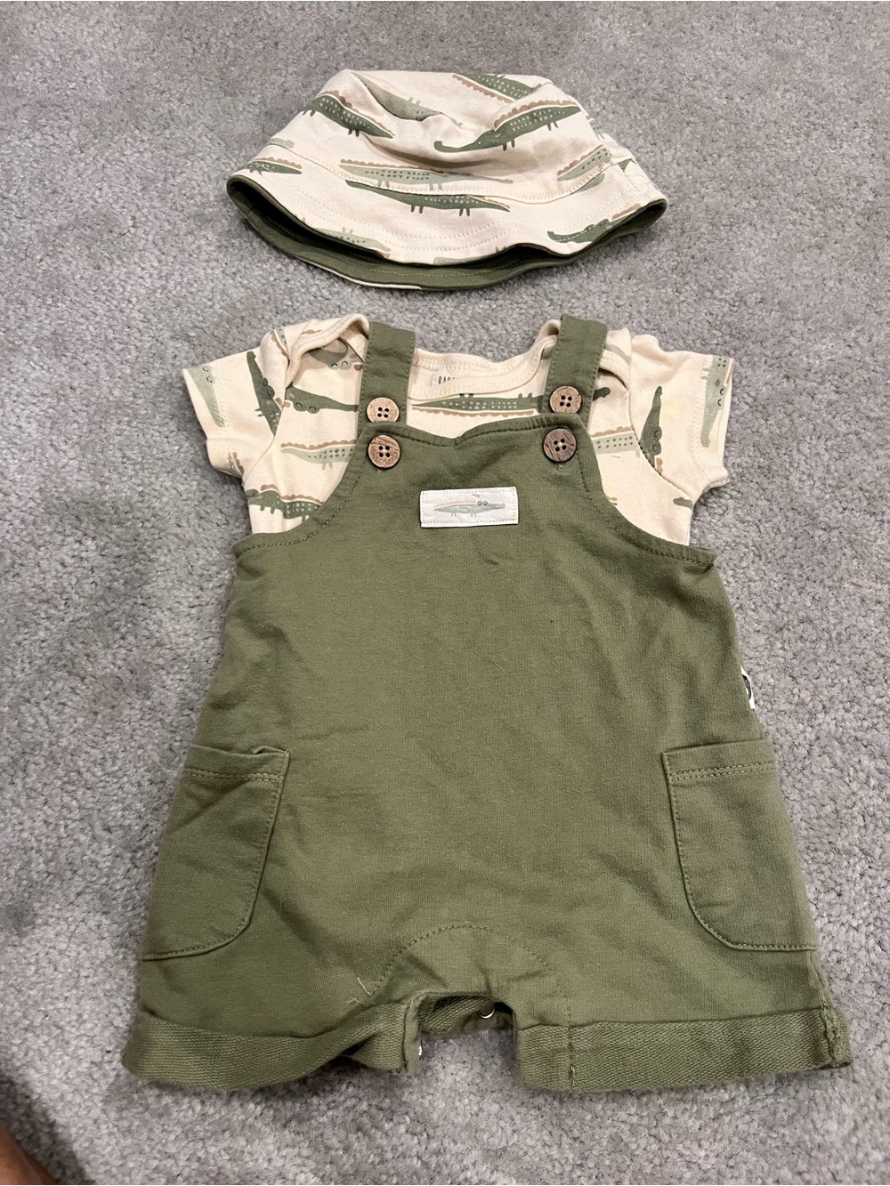 Rabbit &BearOlive Green Short Overalls Set with Cream Crocodile Print T & Hat 6m